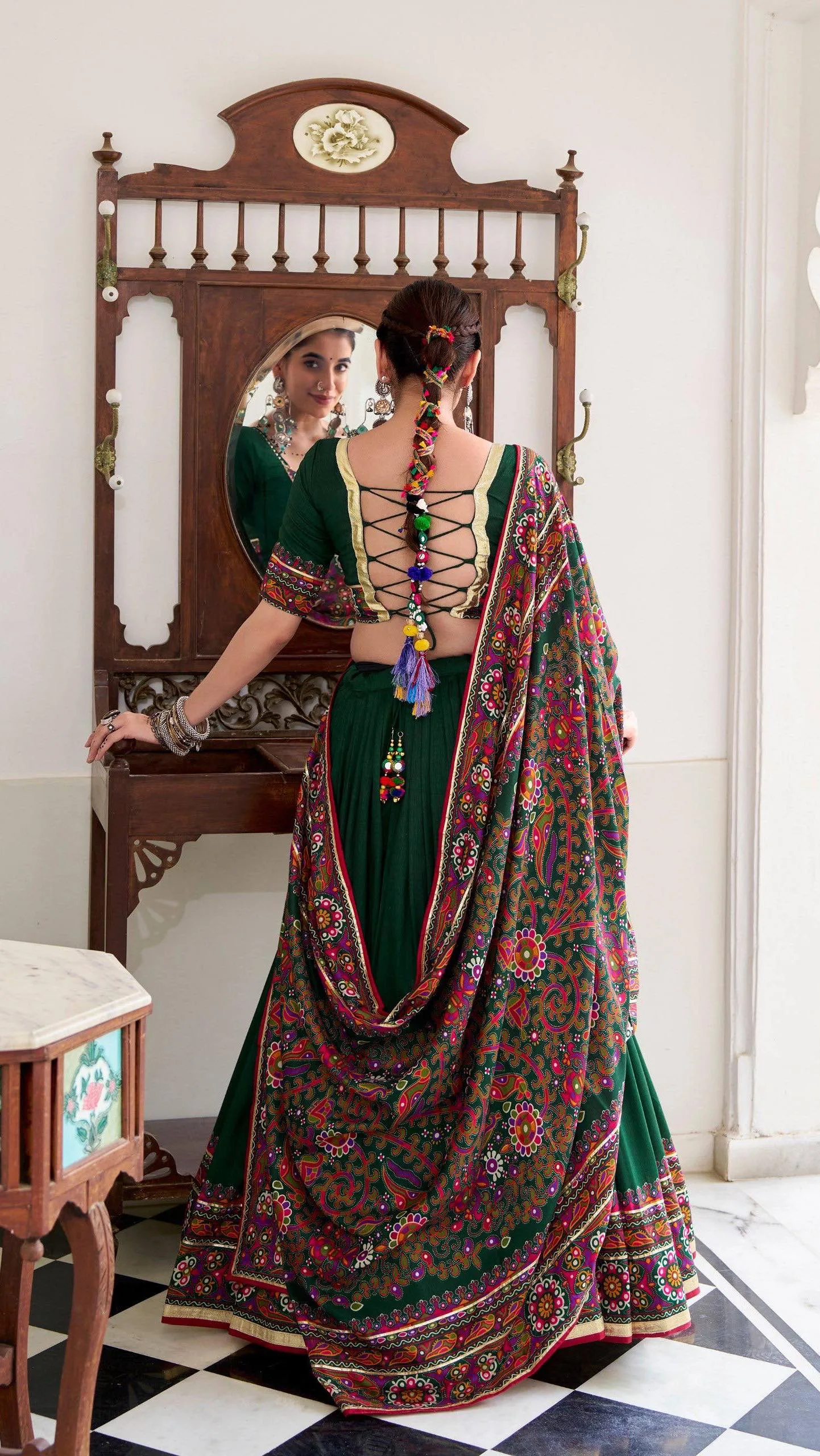 Zamkudi Closet 532648218 17898730935258258 6502899513466667975 n